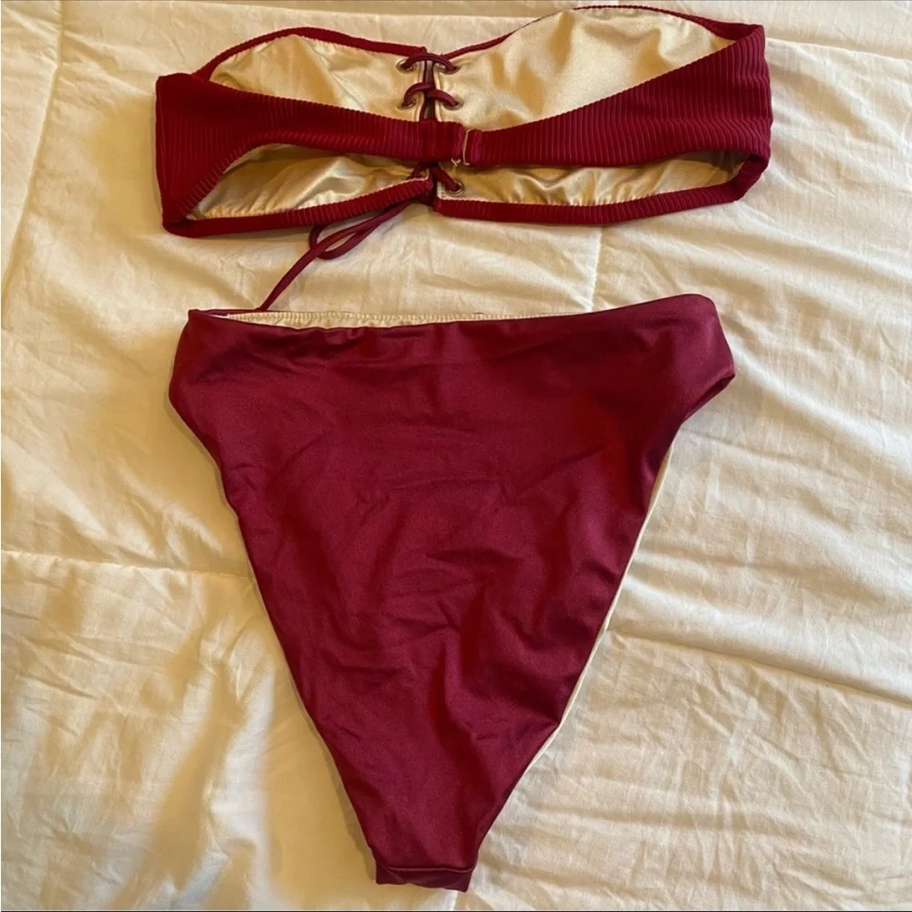 Bikini - Picture 2 of 4